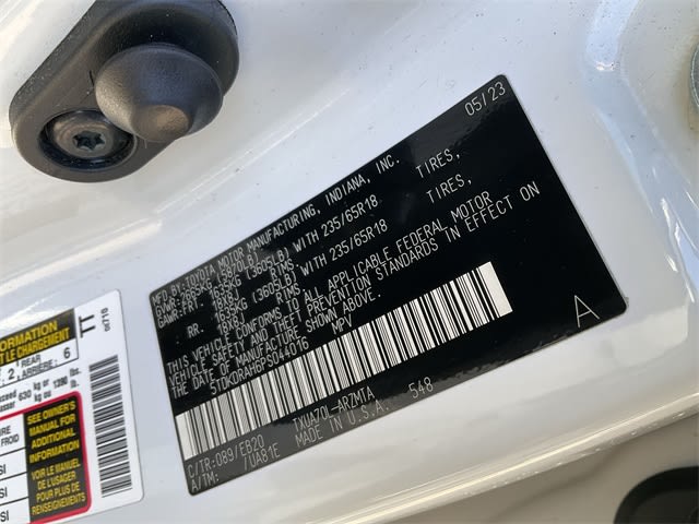 Thumbnail: 2023 Toyota Highlander - 16