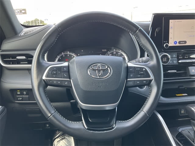Thumbnail: 2024 Toyota Highlander - 12