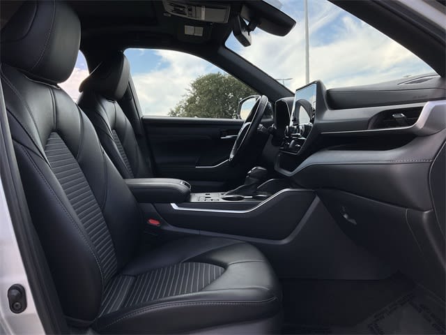 Thumbnail: 2024 Toyota Highlander - 26