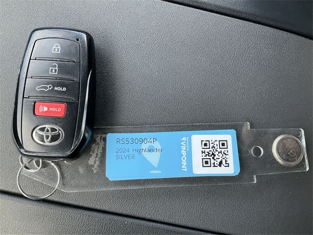 Thumbnail: 2024 Toyota Highlander - 17