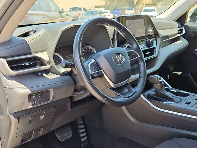 Thumbnail: 2024 Toyota Highlander - 2