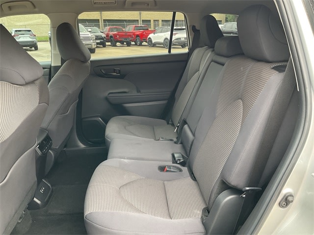 2024 Toyota Highlander LE 22