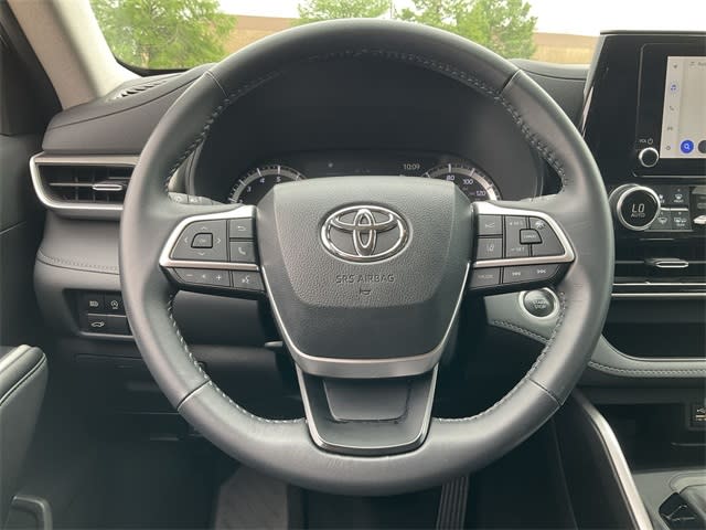 2024 Toyota Highlander LE 11