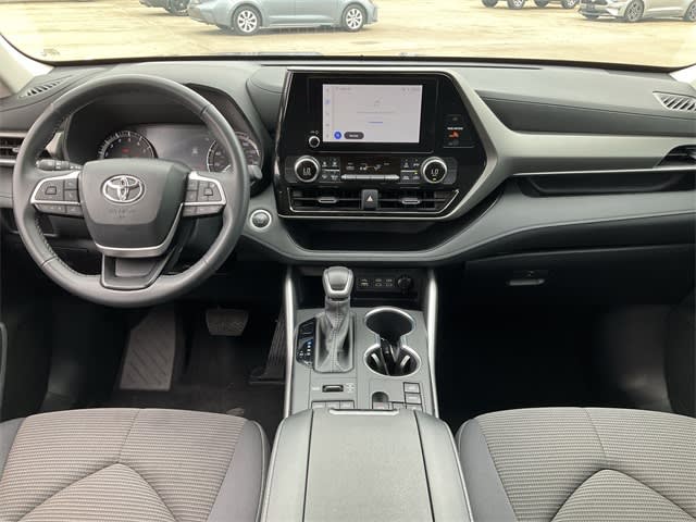 2024 Toyota Highlander LE 7