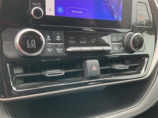 2024 Toyota Highlander LE 26