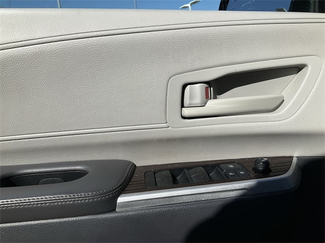 Thumbnail: 2021 Toyota Sienna - 17