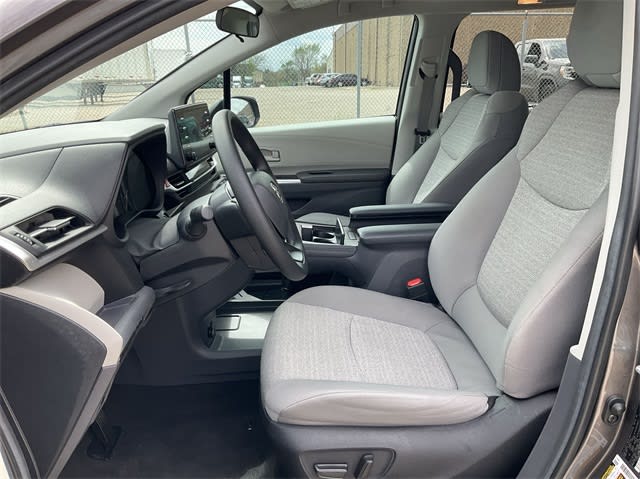 2024 Toyota Sienna LE 9