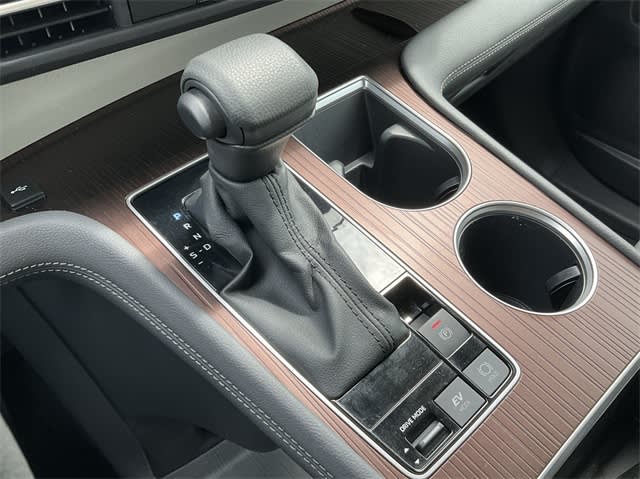 2024 Toyota Sienna LE 14
