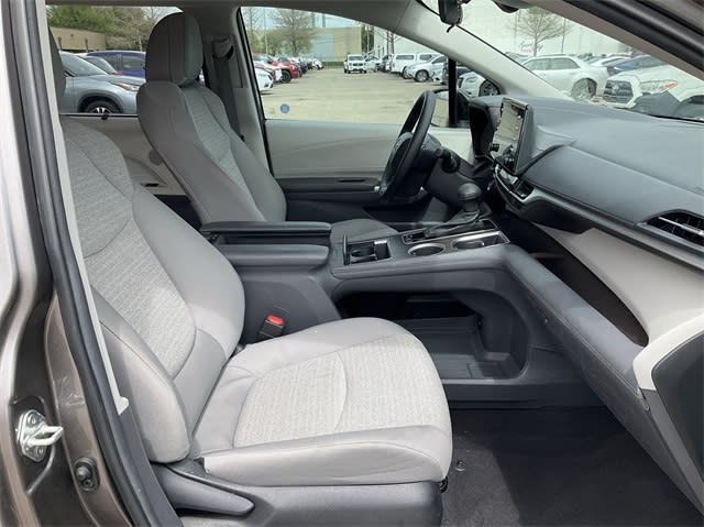 2024 Toyota Sienna LE 10