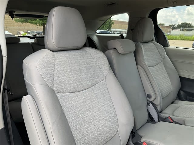 Thumbnail: 2021 Toyota Sienna - 24