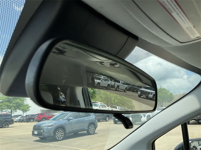 Thumbnail: 2021 Toyota Sienna - 28