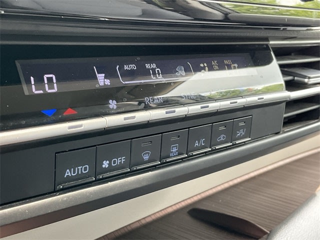 Thumbnail: 2021 Toyota Sienna - 27