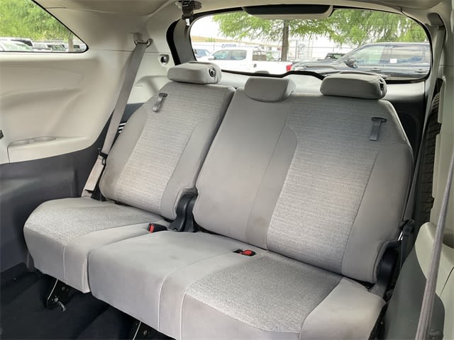 Thumbnail: 2021 Toyota Sienna - 10