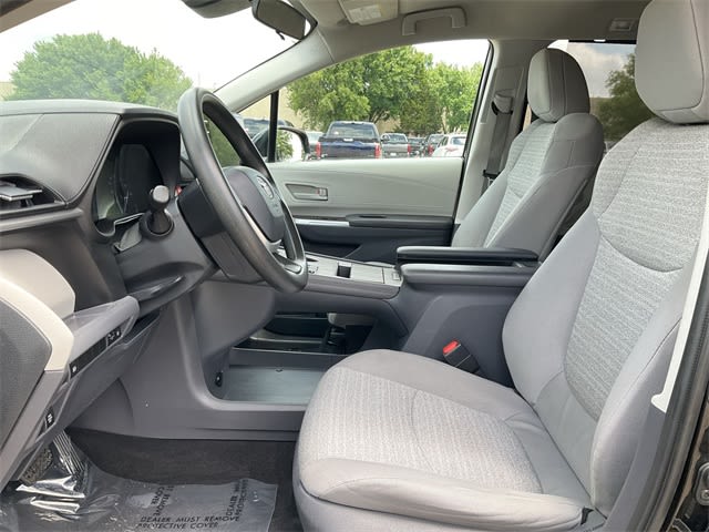Thumbnail: 2021 Toyota Sienna - 8