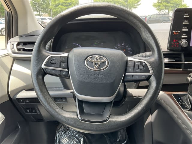 Thumbnail: 2021 Toyota Sienna - 11