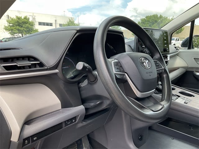 Thumbnail: 2021 Toyota Sienna - 2