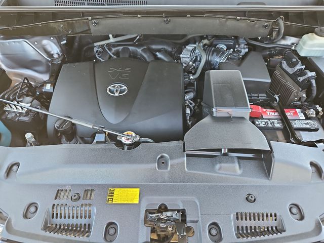 Thumbnail: 2018 Toyota Highlander - 8