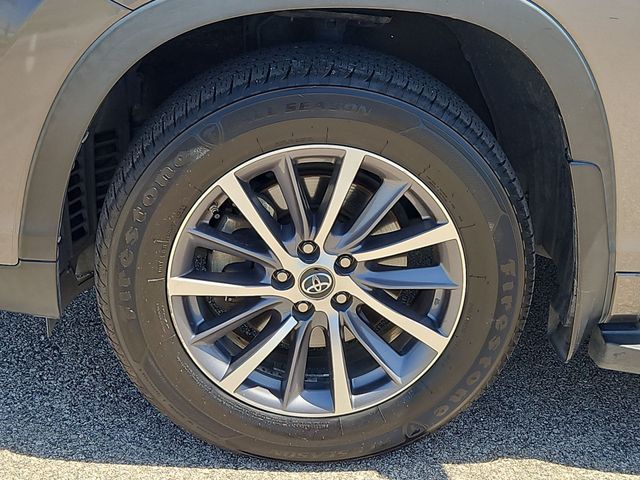 Thumbnail: 2018 Toyota Highlander - 7