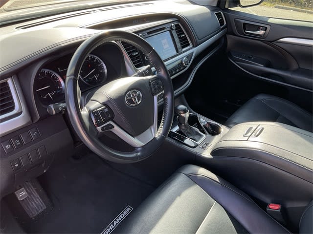 2019 Toyota Highlander XLE 2