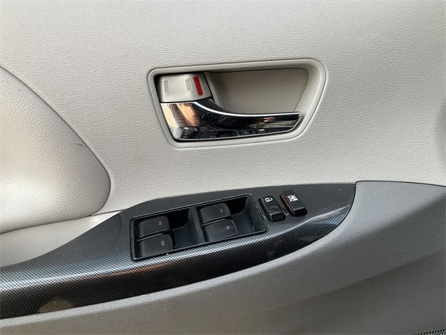 Thumbnail: 2014 Toyota Sienna - 22