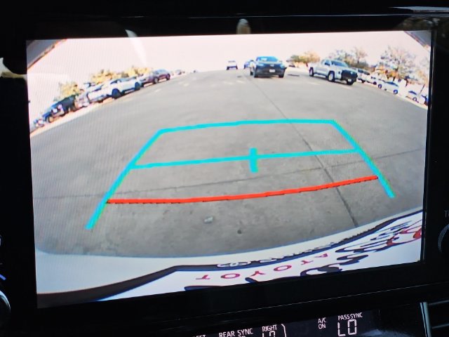 Thumbnail: 2022 Toyota Sienna - 28