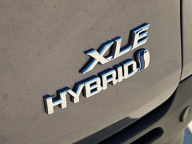 Thumbnail: 2021 Toyota Sienna - 6