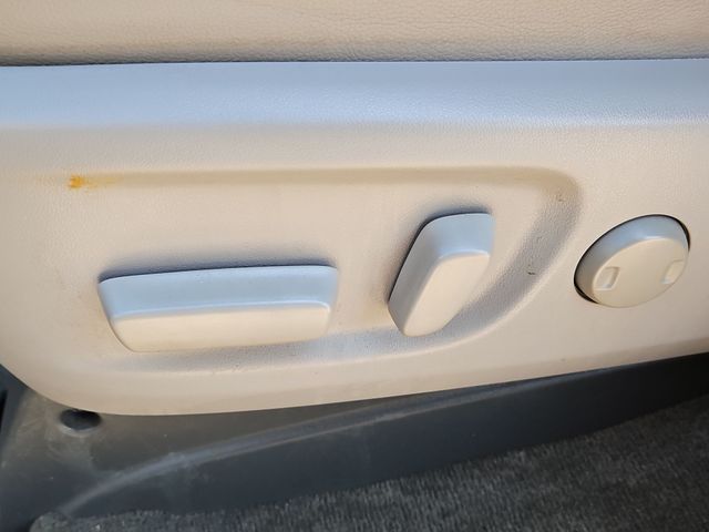 Thumbnail: 2017 Toyota Sienna - 24