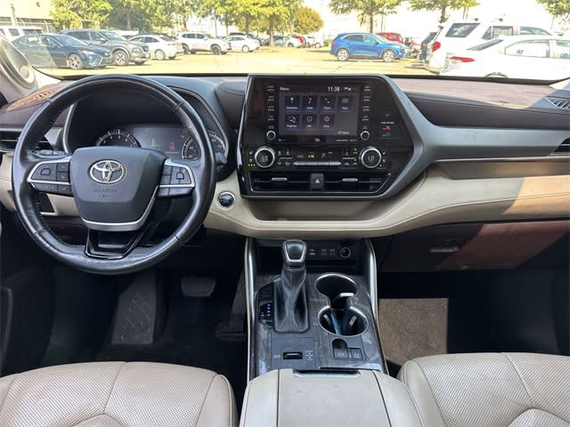 Thumbnail: 2022 Toyota Highlander - 8