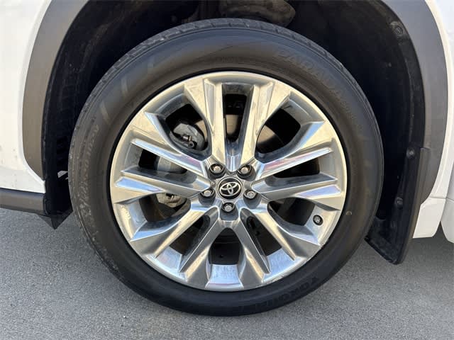 Thumbnail: 2022 Toyota Highlander - 7