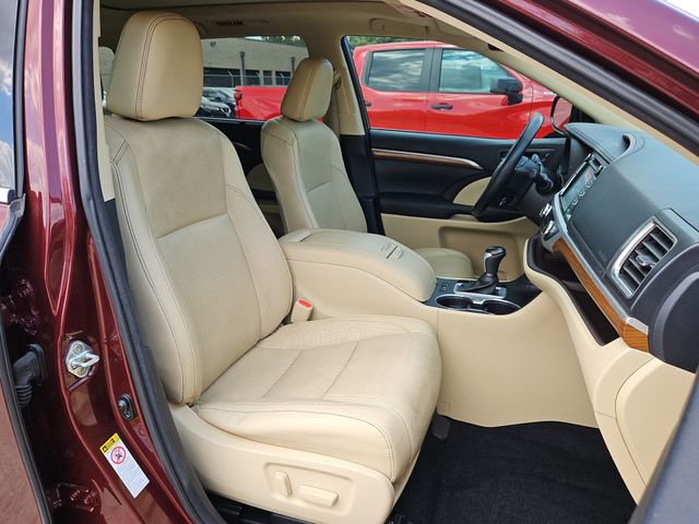 Thumbnail: 2017 Toyota Highlander - 12