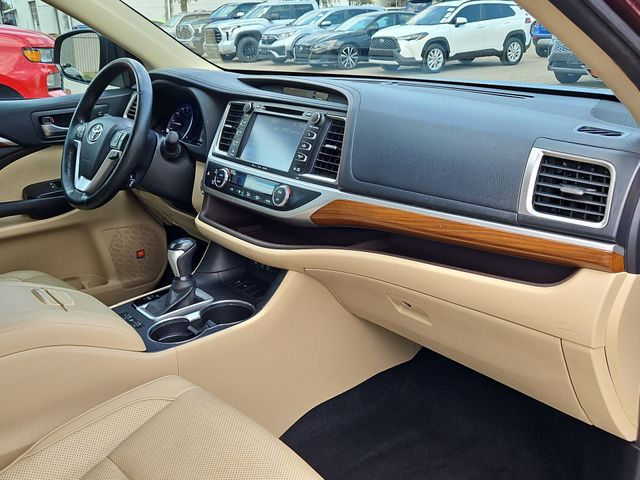 Thumbnail: 2017 Toyota Highlander - 10
