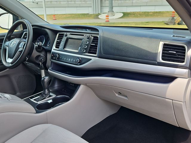 Thumbnail: 2019 Toyota Highlander - 10