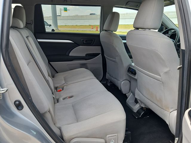 Thumbnail: 2019 Toyota Highlander - 25