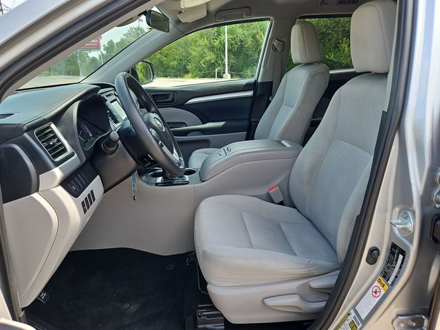 Thumbnail: 2019 Toyota Highlander - 11