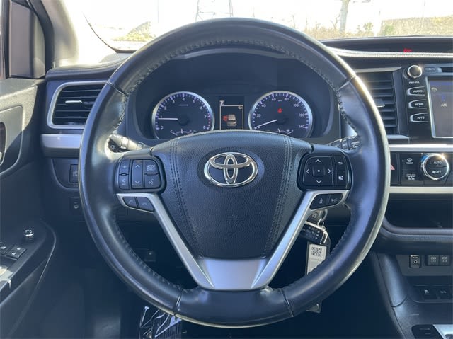 2018 Toyota Highlander Plus 12