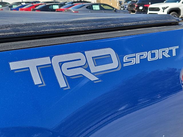 Thumbnail: 2017 Toyota Tacoma - 6