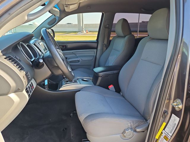 Thumbnail: 2015 Toyota Tacoma - 10