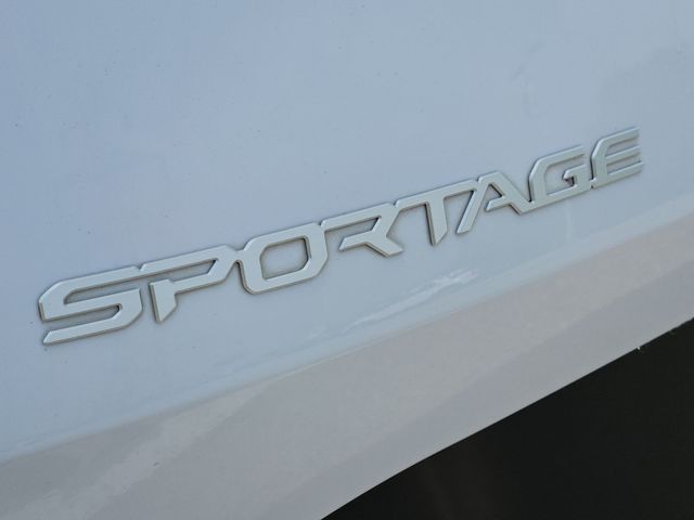 Thumbnail: 2023 Kia Sportage - 6