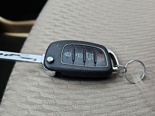 Thumbnail: 2017 Hyundai Santa Fe - 17