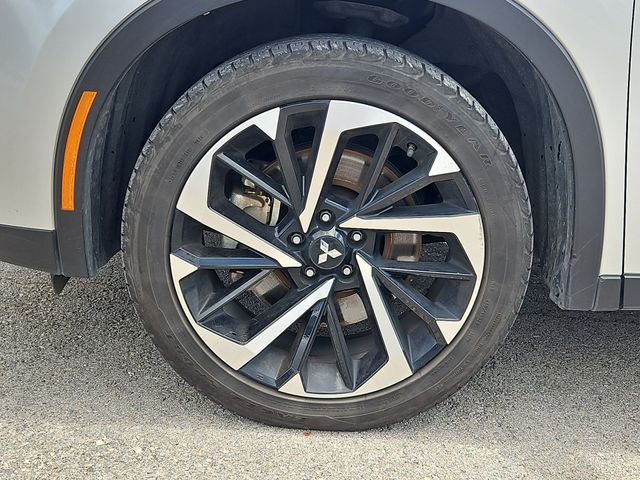 Thumbnail: 2024 Mitsubishi Outlander - 7