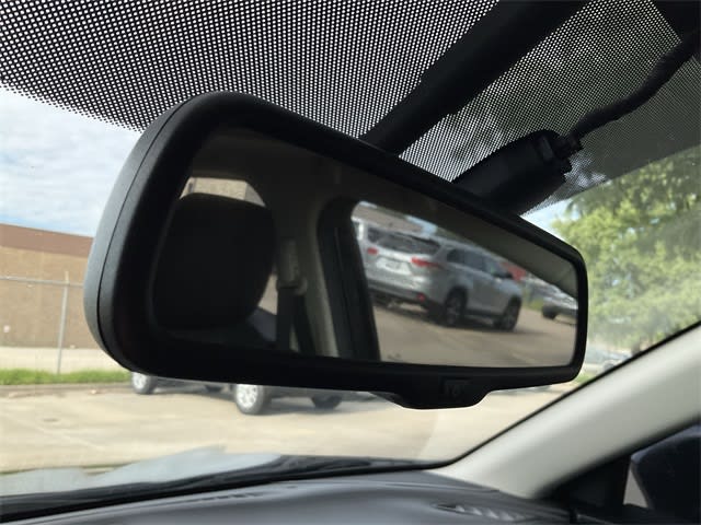 Thumbnail: 2016 Mazda Mazda3 - 25