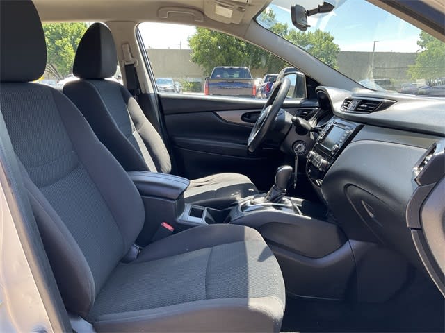 Thumbnail: 2019 Nissan Rogue Sport - 24