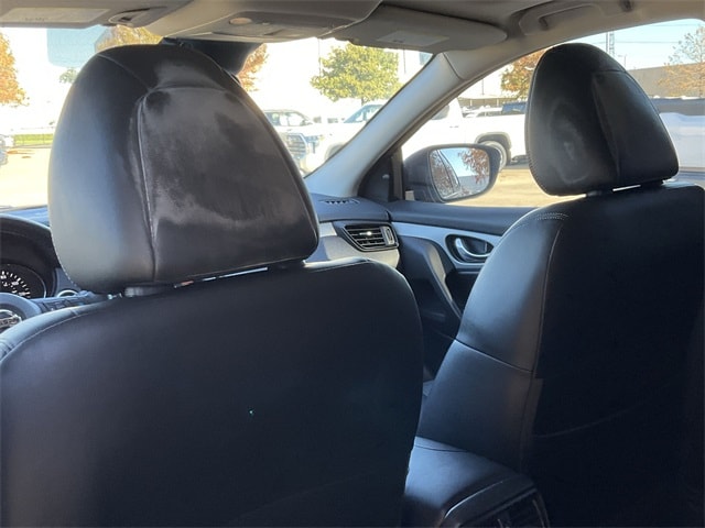 Thumbnail: 2020 Nissan Rogue Sport - 10