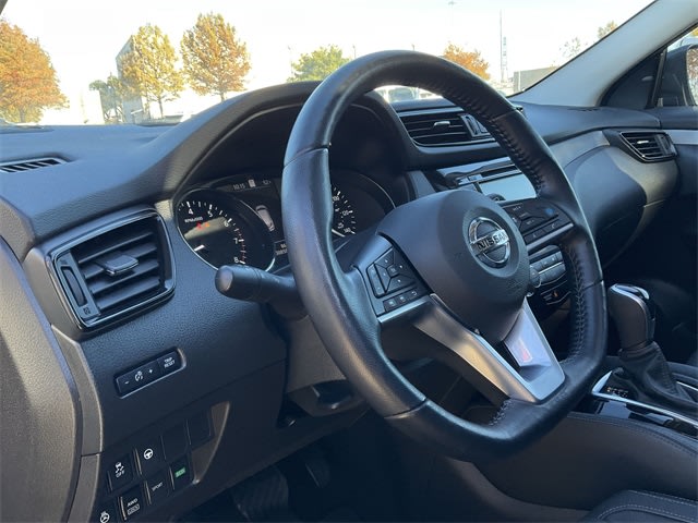 Thumbnail: 2020 Nissan Rogue Sport - 2