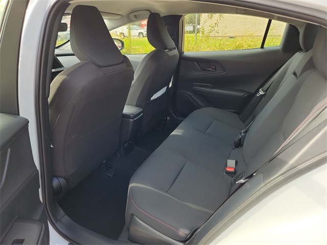 Thumbnail: 2025 Toyota Prius v - 11