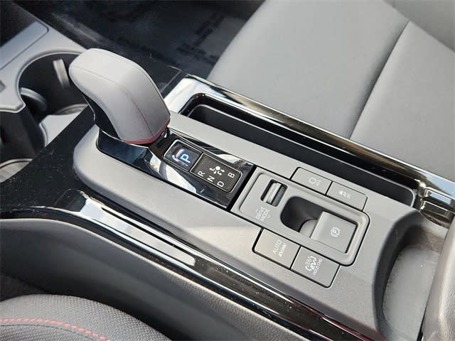 Thumbnail: 2025 Toyota Prius v - 14