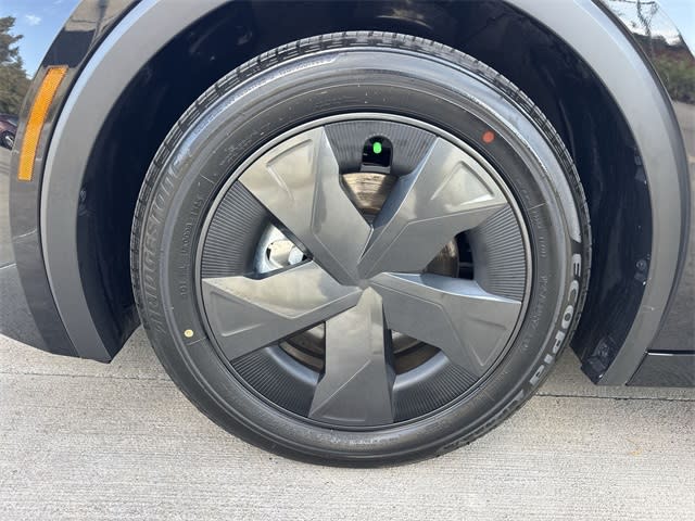 Thumbnail: 2025 Toyota Prius v - 7