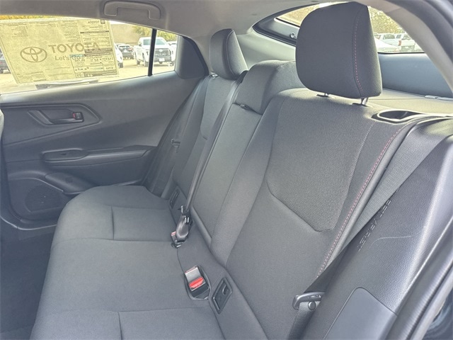 Thumbnail: 2025 Toyota Prius v - 22