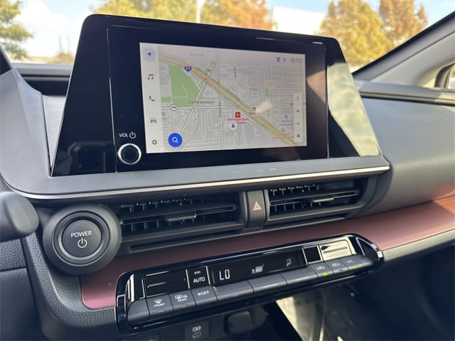 Thumbnail: 2025 Toyota Prius v - 24