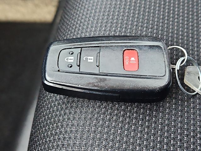 Thumbnail: 2019 Toyota Prius - 16